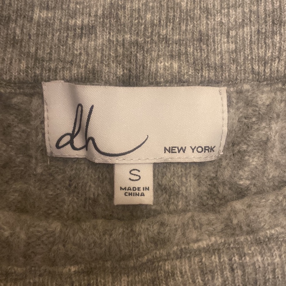 Sweater - Picture 4 of 7